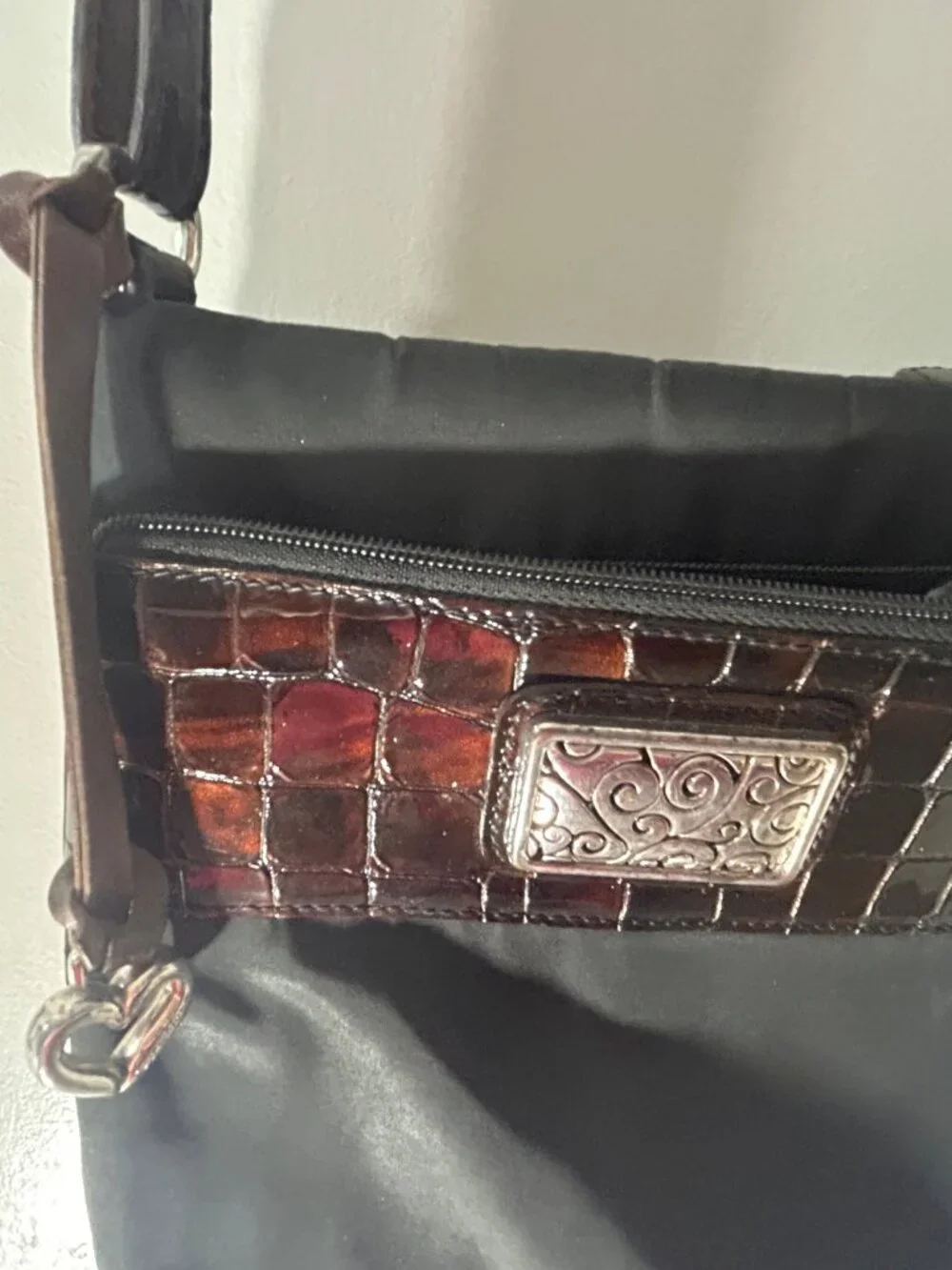 Y2K Brighton Black Nylon Crossbody Bag Brown Croc Embossed Trim Heart Charm - Picture 6 of 15